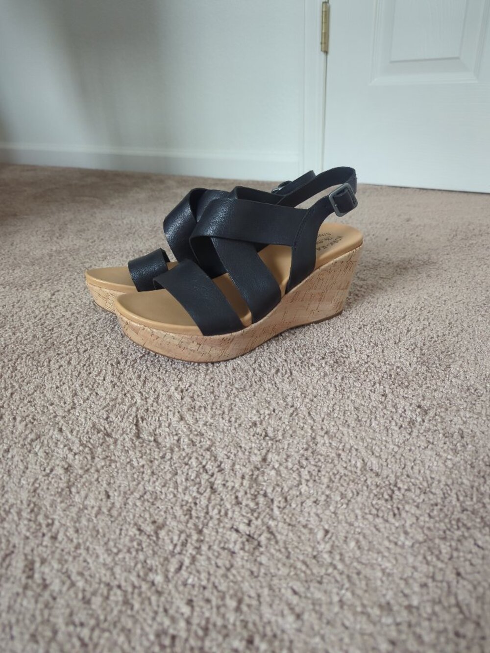 Kork Ease Black Leather Wedges Size 10